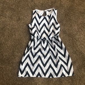 Tank top black and white chevron dress